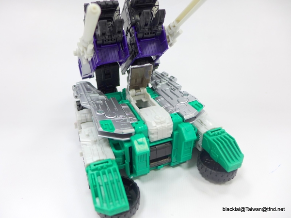 Generations Titans Return Sixshot   In Hand Photos Of Wave 3 Leader Class Figure  (43 of 89)